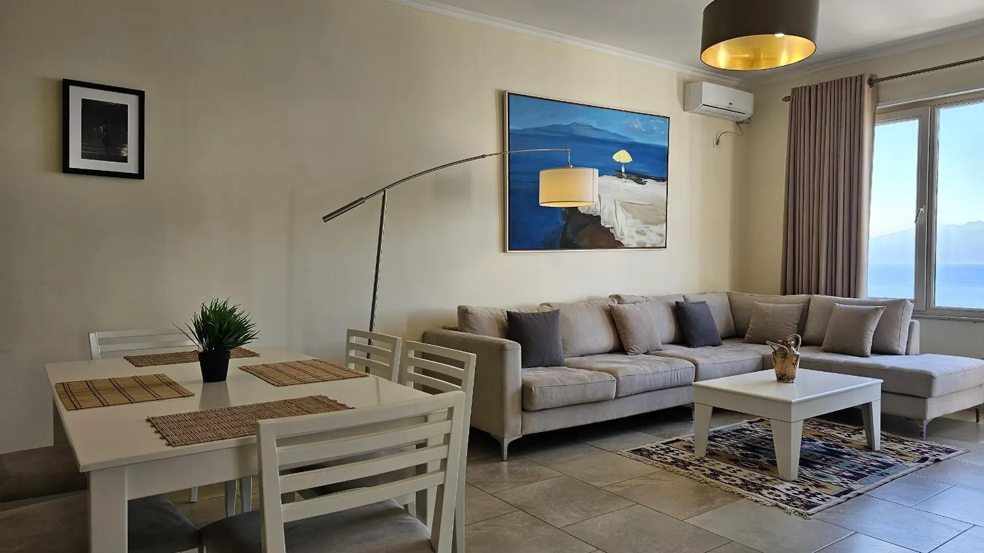 Vincent Apartment Sarandë 0*,
