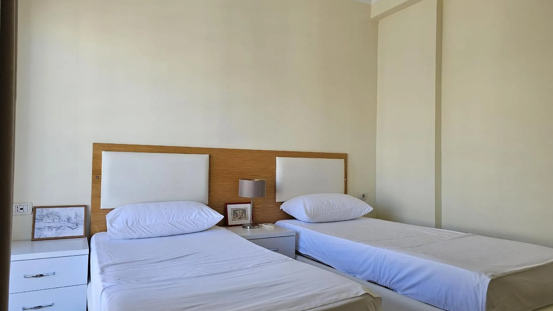 Vincent Apartment Sarande
